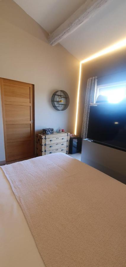 Les Bonbonnettes Bed & Breakfast Le Cailar Bagian luar foto